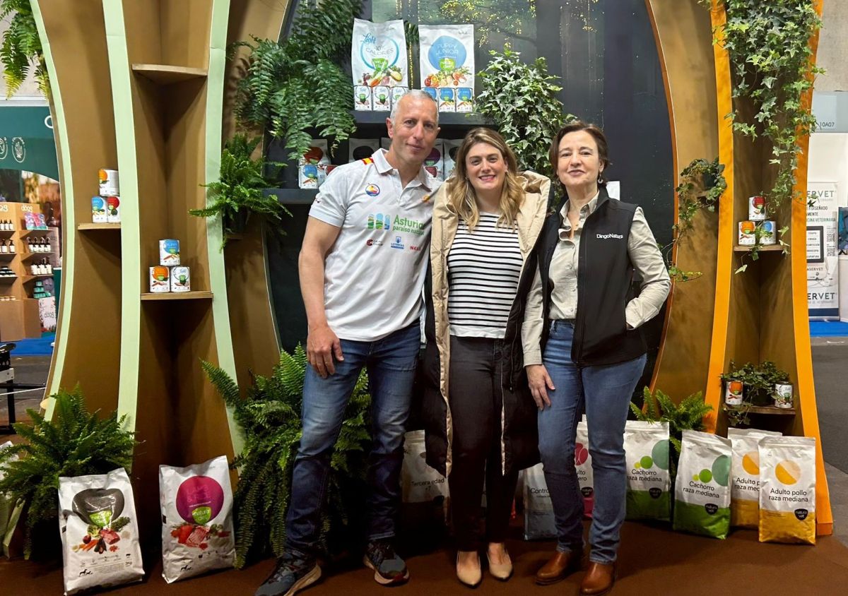 Nuestros deportistas paralímpicos se unen a Dingonatura en una jornada solidaria de piragüismo virtual en Iberzoo+Propet